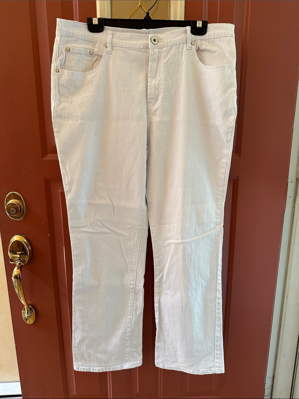 DG2 by Diane Gilman White Straight-Leg Jeans